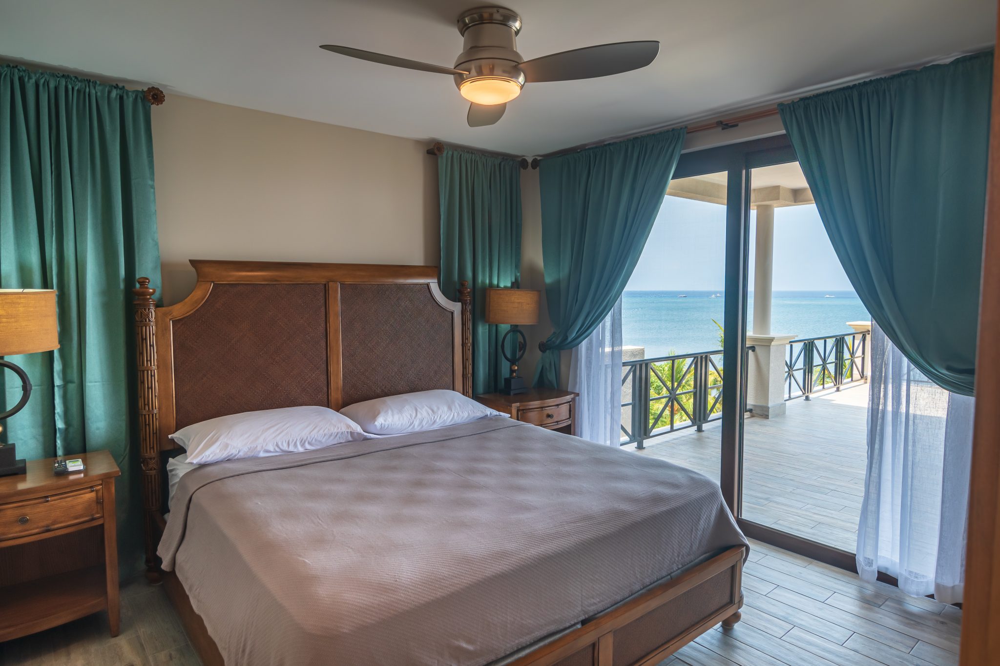 THE PROPERTY Buena Vista Vacation Rental Property West Bay